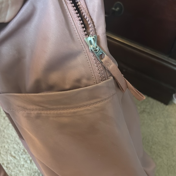 Lululemon backpack - Picture 7 of 8